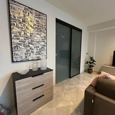 Exclusive 2 Bed - Mercury - Pool Access Apartment *